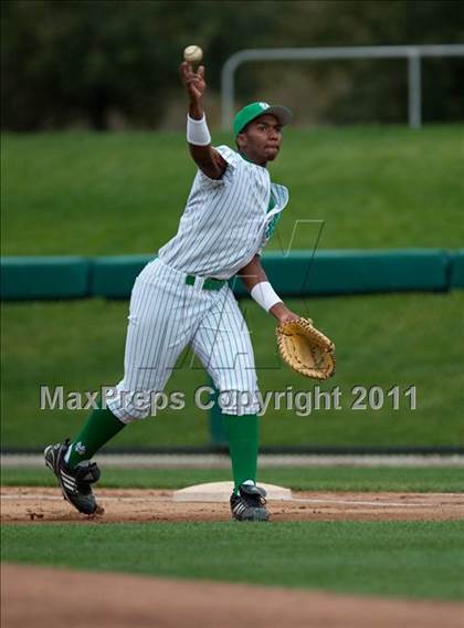 Thumbnail 3 in St. Mary's vs. Orange Lutheran photogallery.