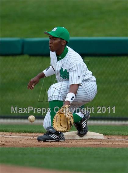 Thumbnail 3 in St. Mary's vs. Orange Lutheran photogallery.