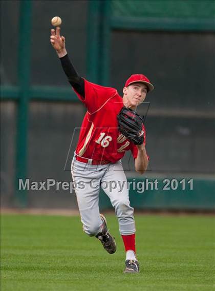 Thumbnail 3 in St. Mary's vs. Orange Lutheran photogallery.