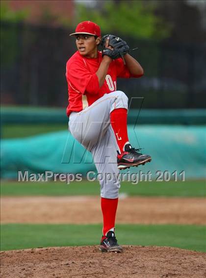 Thumbnail 1 in St. Mary's vs. Orange Lutheran photogallery.