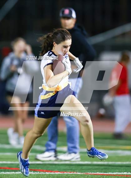 Thumbnail 1 in Carlmont @ Burlingame photogallery.