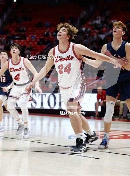 Thumbnail 2 in Woods Cross vs. Springville (UHSAA 5A Semifinal) photogallery.