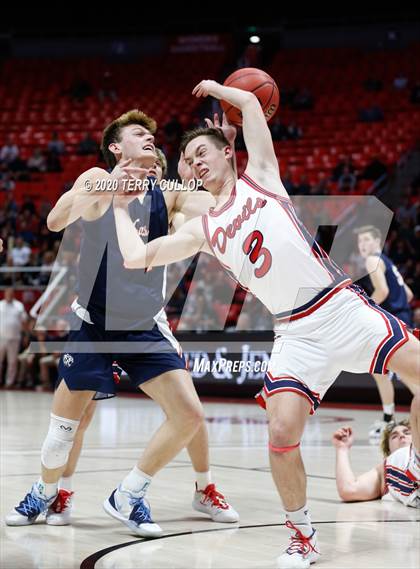 Thumbnail 2 in Woods Cross vs. Springville (UHSAA 5A Semifinal) photogallery.