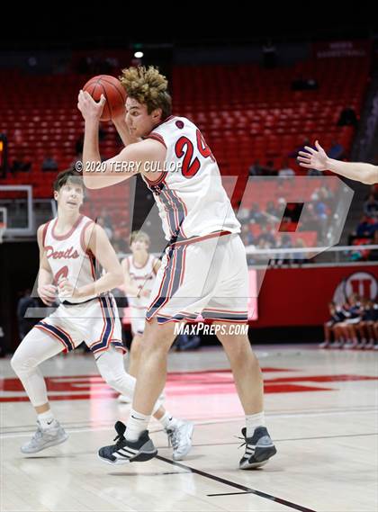 Thumbnail 1 in Woods Cross vs. Springville (UHSAA 5A Semifinal) photogallery.