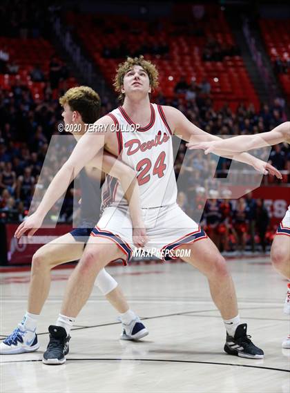 Thumbnail 2 in Woods Cross vs. Springville (UHSAA 5A Semifinal) photogallery.