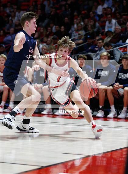 Thumbnail 3 in Woods Cross vs. Springville (UHSAA 5A Semifinal) photogallery.