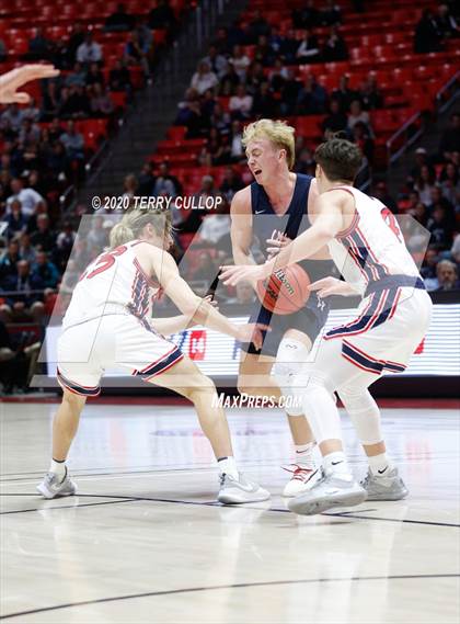 Thumbnail 1 in Woods Cross vs. Springville (UHSAA 5A Semifinal) photogallery.