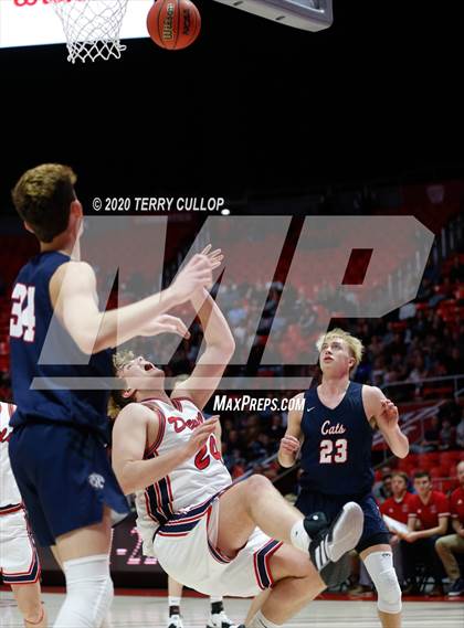 Thumbnail 1 in Woods Cross vs. Springville (UHSAA 5A Semifinal) photogallery.