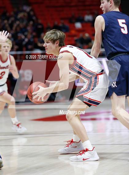 Thumbnail 1 in Woods Cross vs. Springville (UHSAA 5A Semifinal) photogallery.