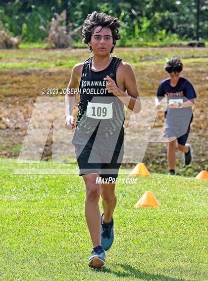 Thumbnail 2 in Kamehameha Invitational photogallery.