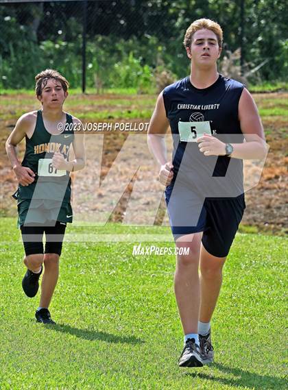 Thumbnail 2 in Kamehameha Invitational photogallery.