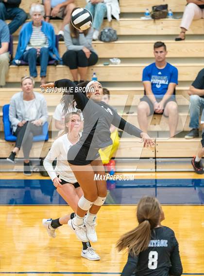 Thumbnail 1 in Indianapolis Bishop Chatard @ Heritage Christian photogallery.