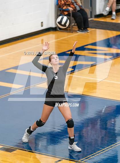 Thumbnail 3 in Indianapolis Bishop Chatard @ Heritage Christian photogallery.