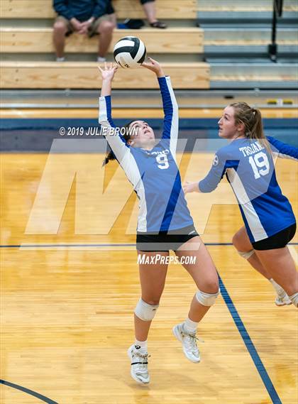 Thumbnail 3 in Indianapolis Bishop Chatard @ Heritage Christian photogallery.