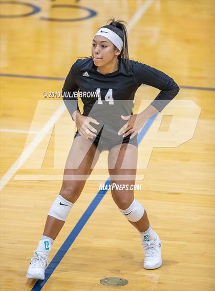 Thumbnail 1 in Indianapolis Bishop Chatard @ Heritage Christian photogallery.