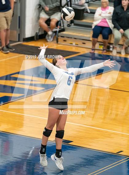 Thumbnail 1 in Indianapolis Bishop Chatard @ Heritage Christian photogallery.