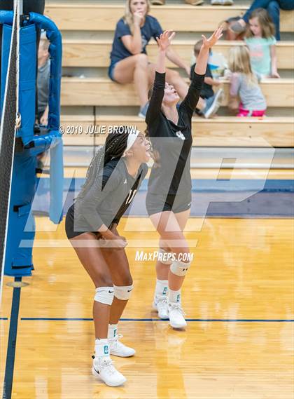 Thumbnail 1 in Indianapolis Bishop Chatard @ Heritage Christian photogallery.