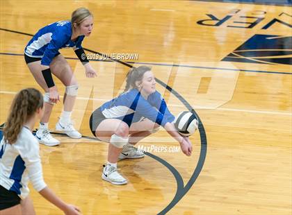 Thumbnail 1 in Indianapolis Bishop Chatard @ Heritage Christian photogallery.