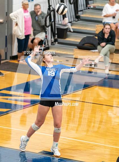 Thumbnail 1 in Indianapolis Bishop Chatard @ Heritage Christian photogallery.