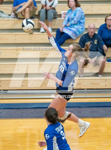 Thumbnail 1 in Indianapolis Bishop Chatard @ Heritage Christian photogallery.