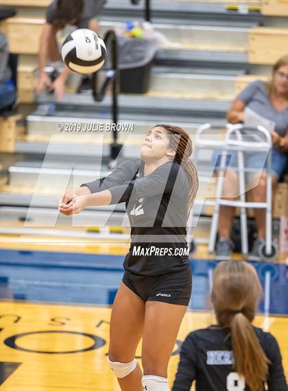 Thumbnail 3 in Indianapolis Bishop Chatard @ Heritage Christian photogallery.