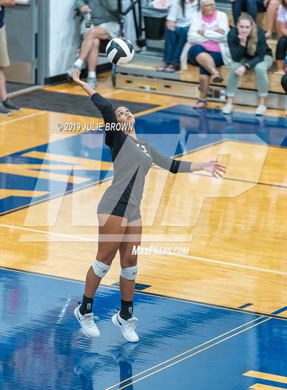 Thumbnail 3 in Indianapolis Bishop Chatard @ Heritage Christian photogallery.