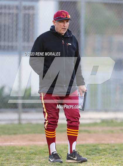 Thumbnail 2 in La Canada vs Cathedral photogallery.