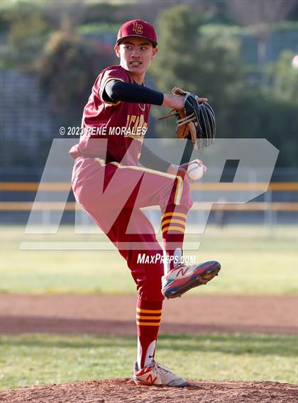 Thumbnail 2 in La Canada vs Cathedral photogallery.