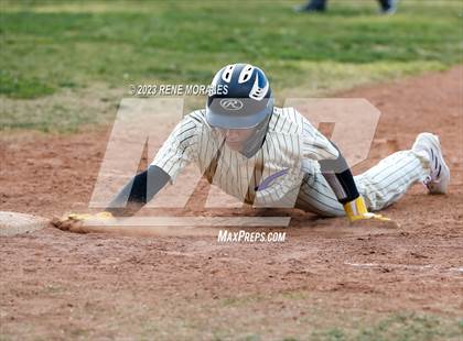 Thumbnail 2 in La Canada vs Cathedral photogallery.