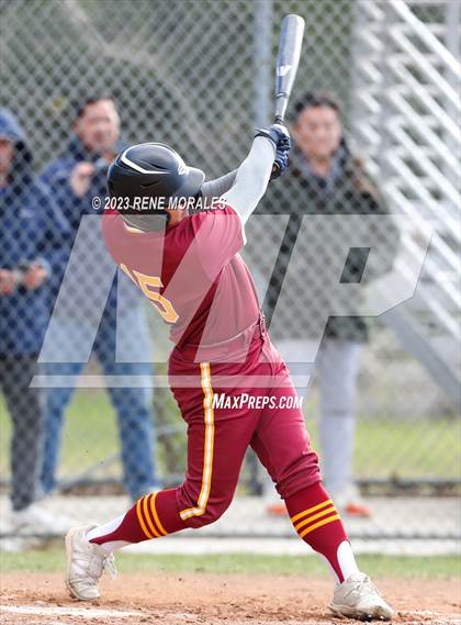 Thumbnail 1 in La Canada vs Cathedral photogallery.