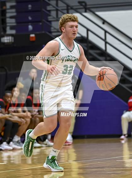 Thumbnail 2 in Yorktown vs Pike (Fieldhouse Classic) photogallery.
