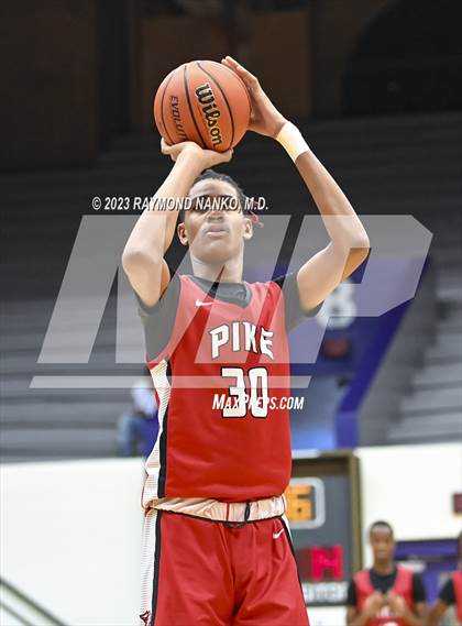 Thumbnail 3 in Yorktown vs Pike (Fieldhouse Classic) photogallery.