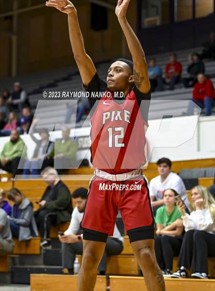 Thumbnail 2 in Yorktown vs Pike (Fieldhouse Classic) photogallery.