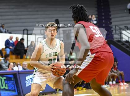 Thumbnail 2 in Yorktown vs Pike (Fieldhouse Classic) photogallery.