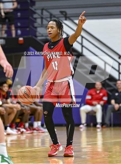 Thumbnail 2 in Yorktown vs Pike (Fieldhouse Classic) photogallery.