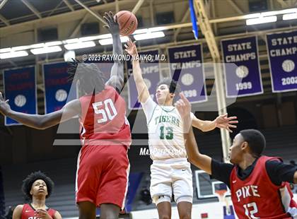 Thumbnail 2 in Yorktown vs Pike (Fieldhouse Classic) photogallery.