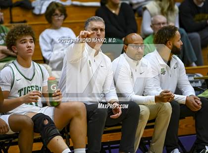 Thumbnail 3 in Yorktown vs Pike (Fieldhouse Classic) photogallery.