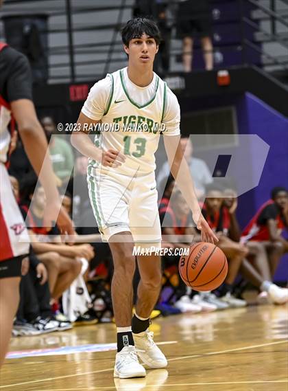 Thumbnail 1 in Yorktown vs Pike (Fieldhouse Classic) photogallery.