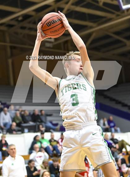 Thumbnail 1 in Yorktown vs Pike (Fieldhouse Classic) photogallery.