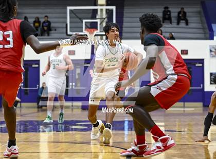 Thumbnail 1 in Yorktown vs Pike (Fieldhouse Classic) photogallery.