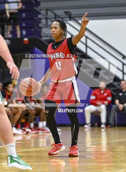 Thumbnail 3 in Yorktown vs Pike (Fieldhouse Classic) photogallery.