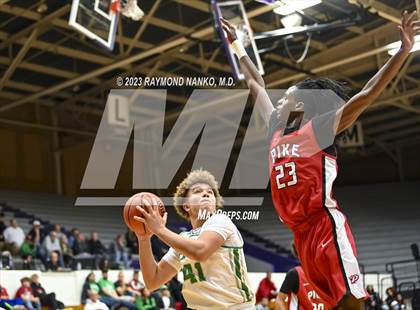 Thumbnail 2 in Yorktown vs Pike (Fieldhouse Classic) photogallery.