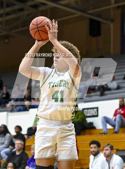 Thumbnail 2 in Yorktown vs Pike (Fieldhouse Classic) photogallery.