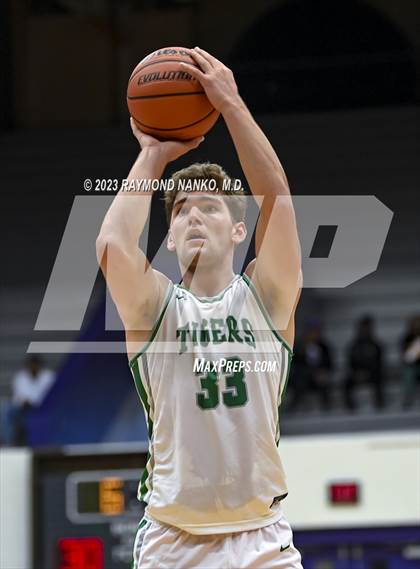 Thumbnail 2 in Yorktown vs Pike (Fieldhouse Classic) photogallery.