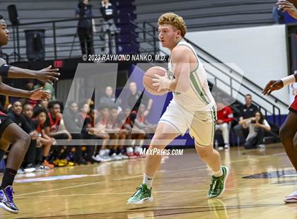 Thumbnail 3 in Yorktown vs Pike (Fieldhouse Classic) photogallery.
