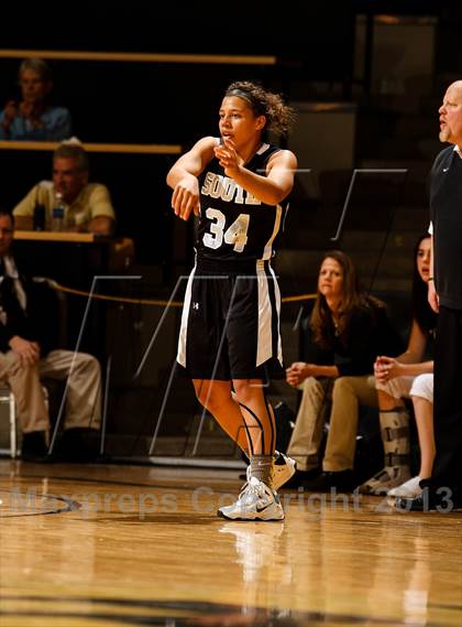 Thumbnail 1 in D'Evelyn vs. Pueblo South (CHSAA 4A Final) photogallery.
