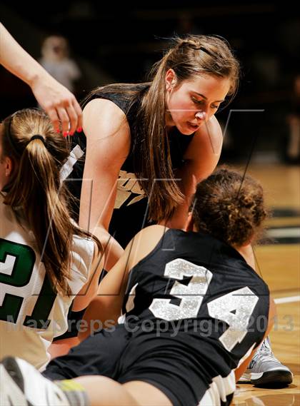 Thumbnail 2 in D'Evelyn vs. Pueblo South (CHSAA 4A Final) photogallery.