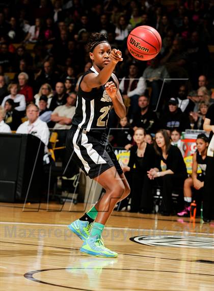 Thumbnail 3 in D'Evelyn vs. Pueblo South (CHSAA 4A Final) photogallery.