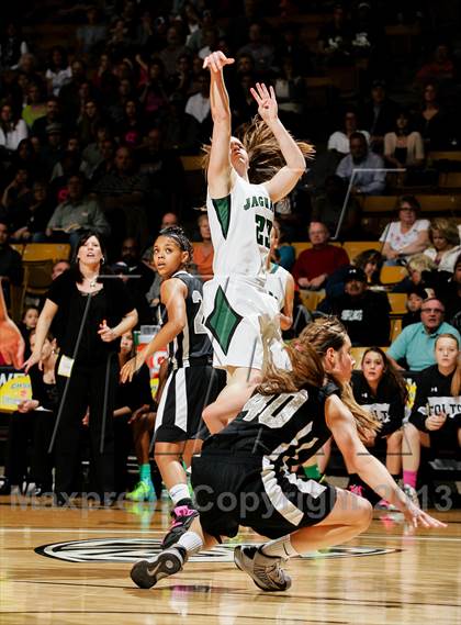 Thumbnail 2 in D'Evelyn vs. Pueblo South (CHSAA 4A Final) photogallery.