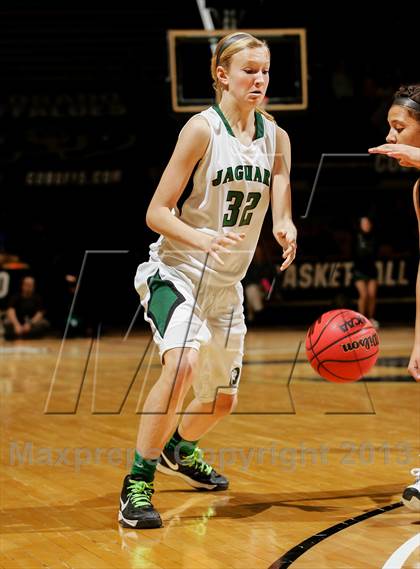 Thumbnail 1 in D'Evelyn vs. Pueblo South (CHSAA 4A Final) photogallery.